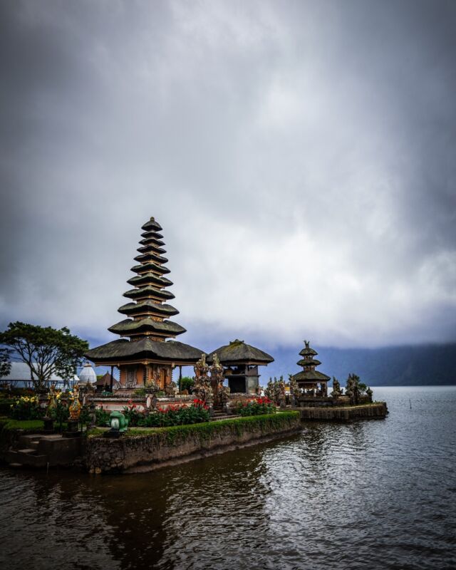 Beyond your luxurious haven lies a treasure trove of Bali's heritage - ancient temples whispering stories, mystical waterfalls begging for a dip, and vibrant villages buzzing with local life. Dive into the adventure, all just a hop, skip, and cultural immersion away.
.
.
.
.
.
#mundukmodingplantation #munduk #mmp #northbali #floatingtemple #natureescapebali #explorebali #discoverbali #balinature #wonderfulindonesia #baliparadise #exoticbali #beautifuldestinations